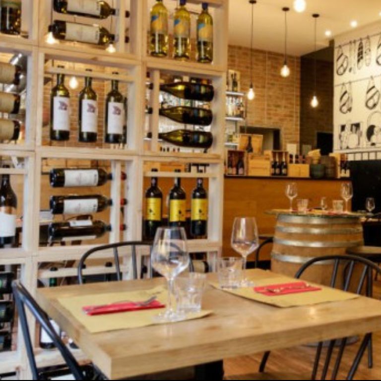 Bistro Wine Bar Happy Hour & After-dinner Tavern Civico 13 Taglieritivo Monza