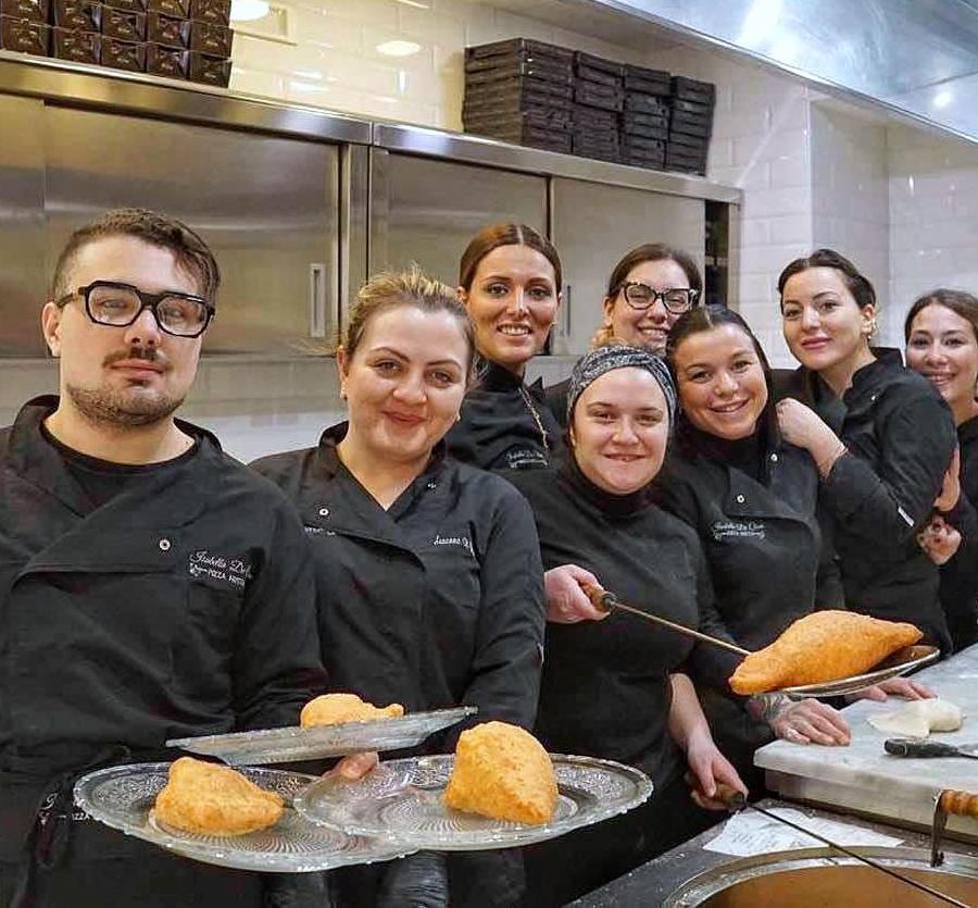 Isabella De Cham Pizza Fritta Isabella De Cham Pizza Fritta