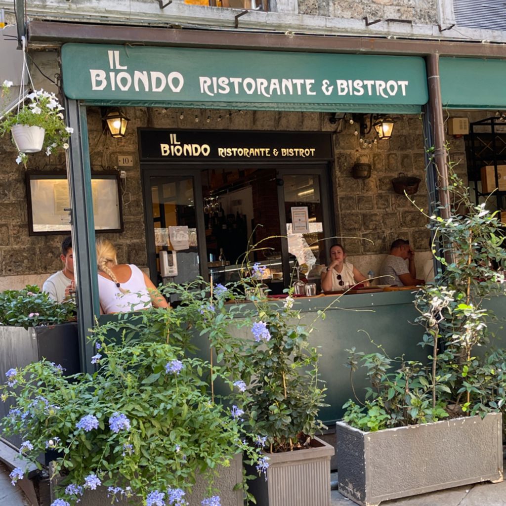 Happy Hour & After-dinner Wine Bar Il Biondo Siena