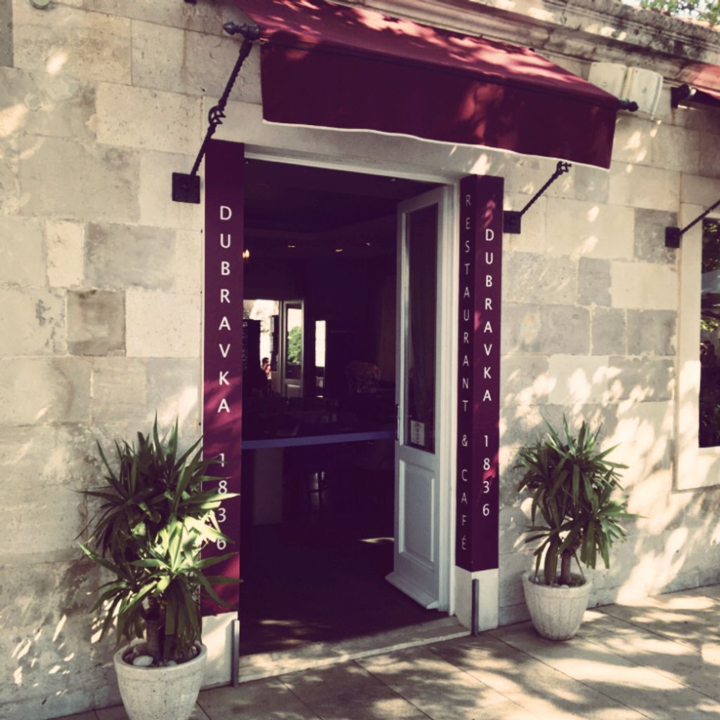 Restaurant Dessert and Pastry Shop Restaurant 'Dubravka 1836' Pile