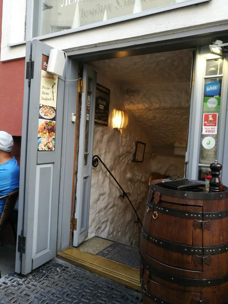 Pizza place Diner Pulcinella Itaalia Restoran Vanalinn