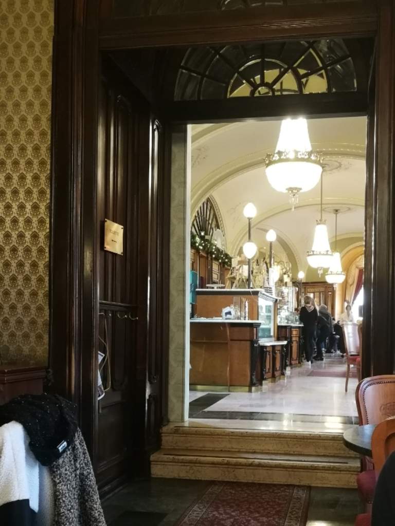 Forno e Panetteria Coffee Bar Dessert e Pasticceria Gelateria Ristorante Gerbeaud Budapest V. kerület