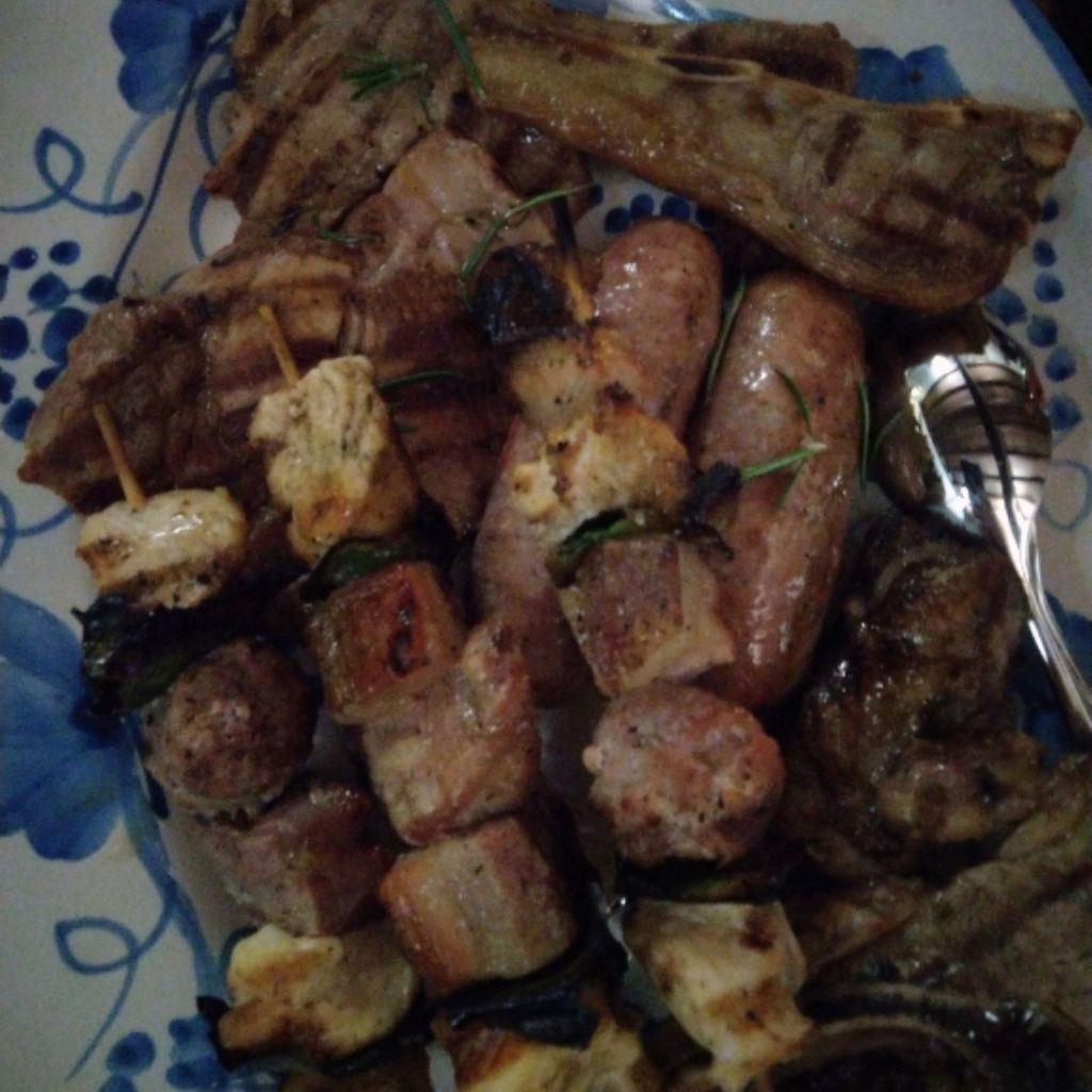 Farmhouse Pizza place Agriturismo Aión presso Cantine Moroder Montacuto