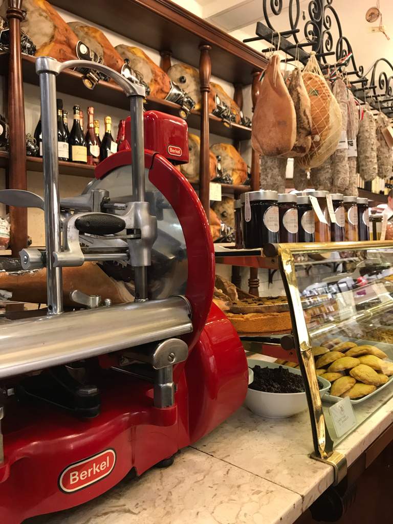 Grocery shop Tavern Enogastronomia Giusti Modena