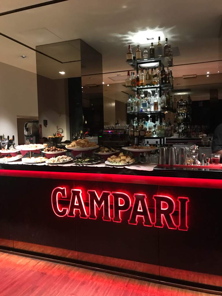 Coffee Bar Aperitivo e Afterdinner Wine Bar Cafe Metropolis Centro Direzionale