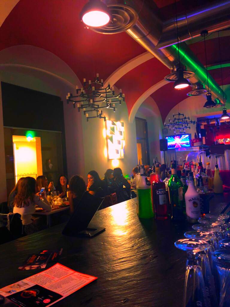 Pizza place Diner Coffee Bar Babila Teramo