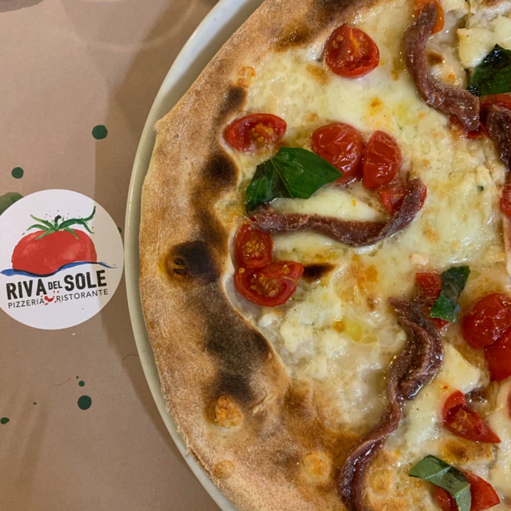 Pizza place Restaurant Diner Pizzeria Ristorante Riva del Sole Borgo
