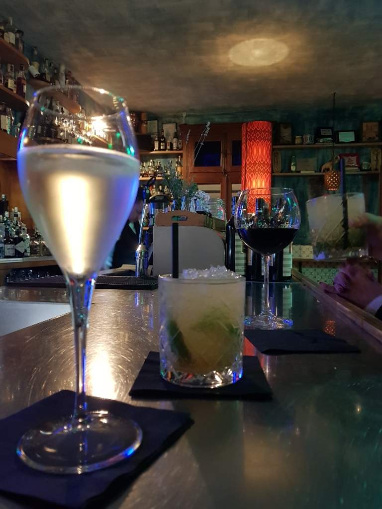 Coffee Bar Happy Hour & After-dinner Wine Bar Estremadura Cafe Suna