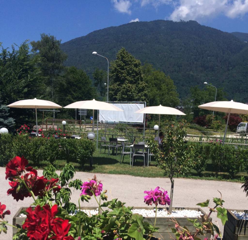 Sandwich Shop Ice Cream Shop Bike center Officina Bar Gelateria Levico Terme