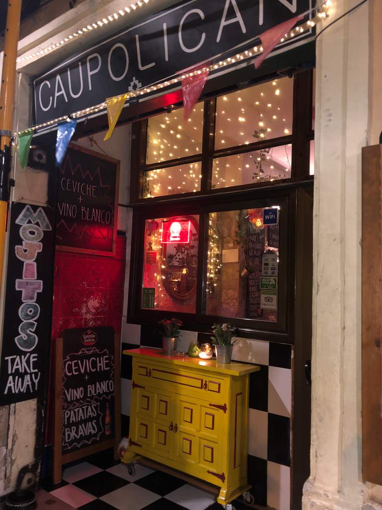 Happy Hour & After-dinner Caupolican la Barceloneta