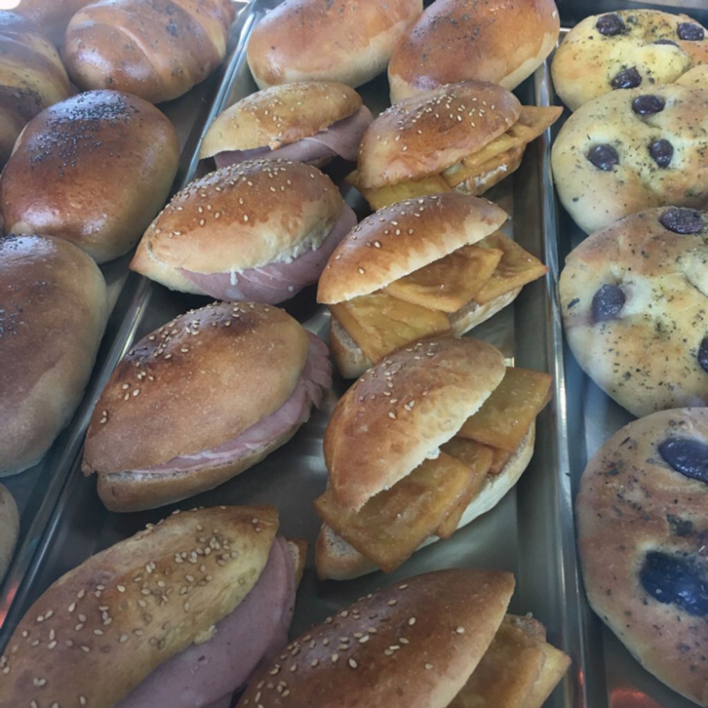 Coffee Bar Dessert and Pastry Shop Ice Cream Shop Happy Hour & After-dinner Bar Family Rilievo