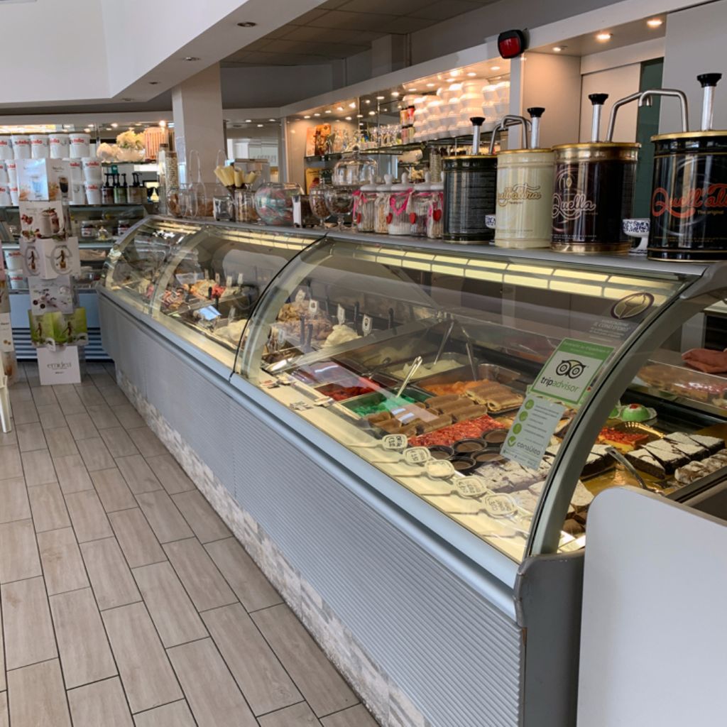 Ice Cream Shop Coffee Bar Happy Hour & After-dinner Panna e Cioccolato Maruggio