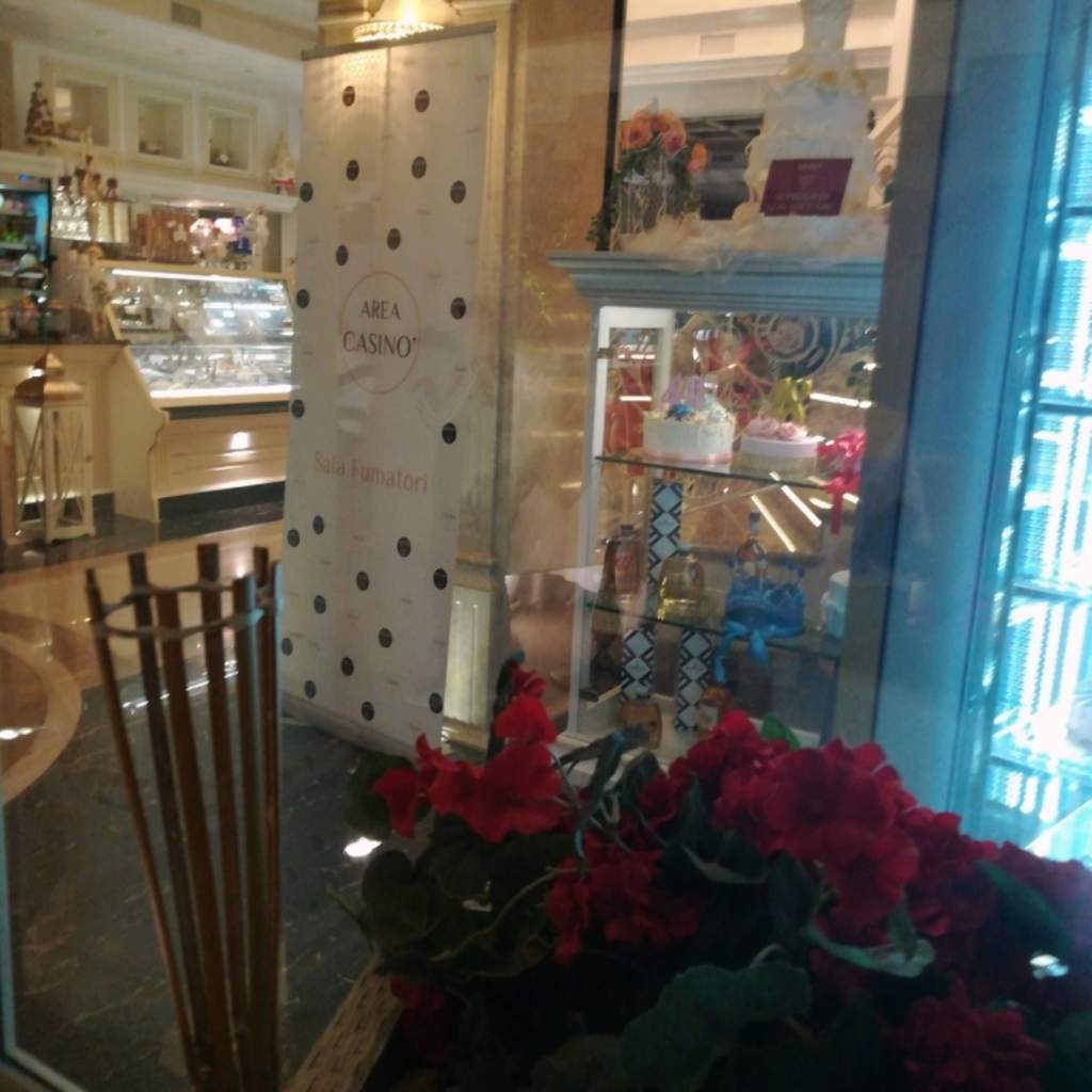 Aperitivo e Afterdinner Dessert e Pasticceria Pausa pranzo Pizzeria Ristorante Coffee Bar Wine Bar Divino - Preziosi di Gusto  Sava