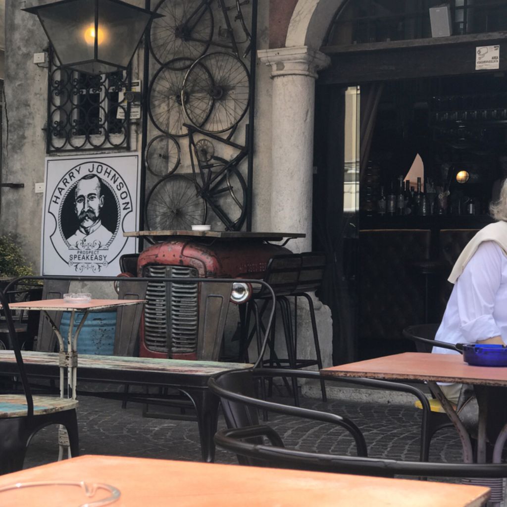 Aperitivo e Afterdinner Coffee Bar Harry Johnson Speakeasy Caorle