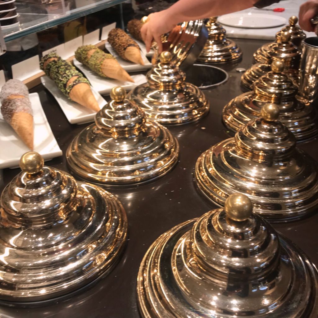 Dessert and Pastry Shop Lindt Florence