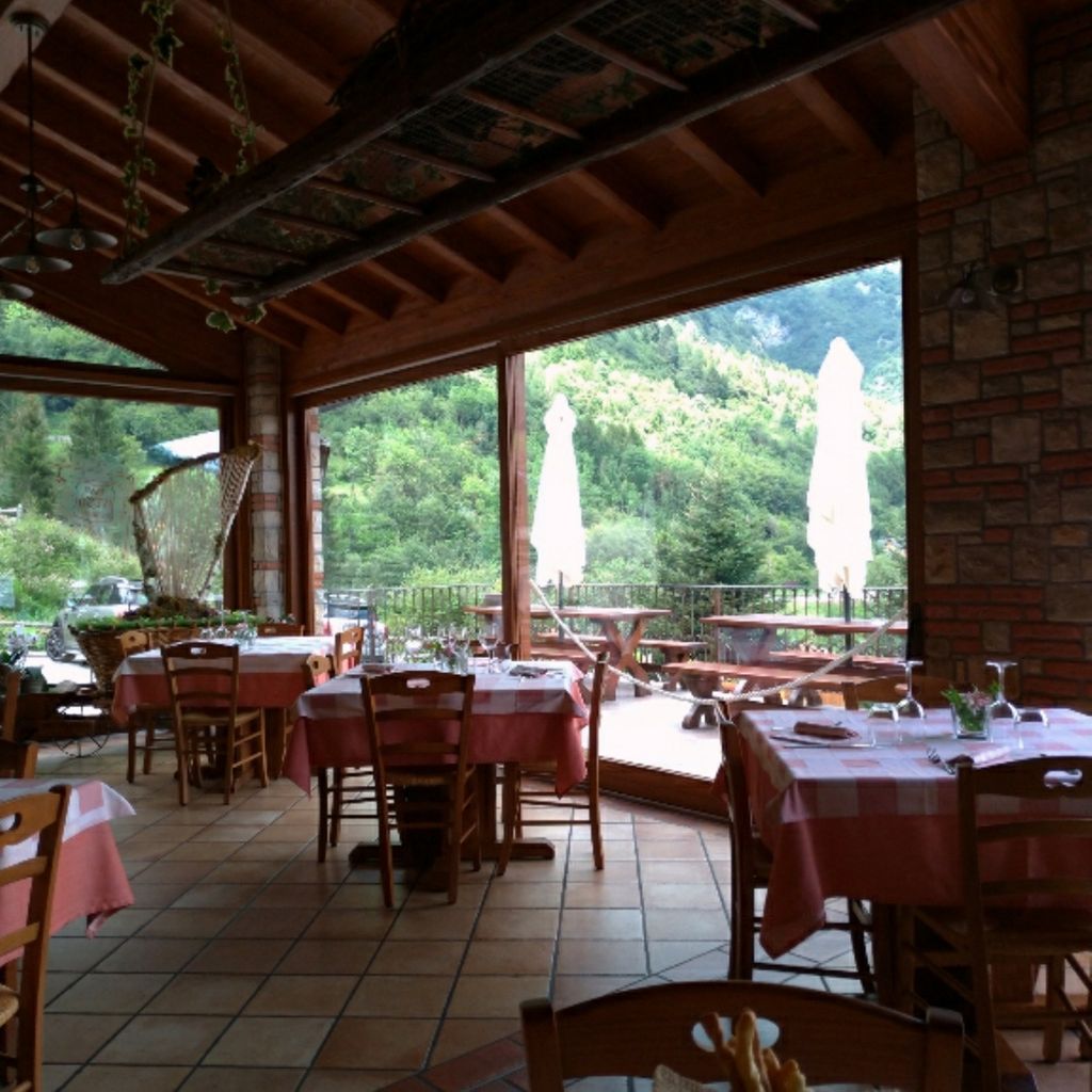 Ristorante Coffee Bar Bistrot Al Resu Villa