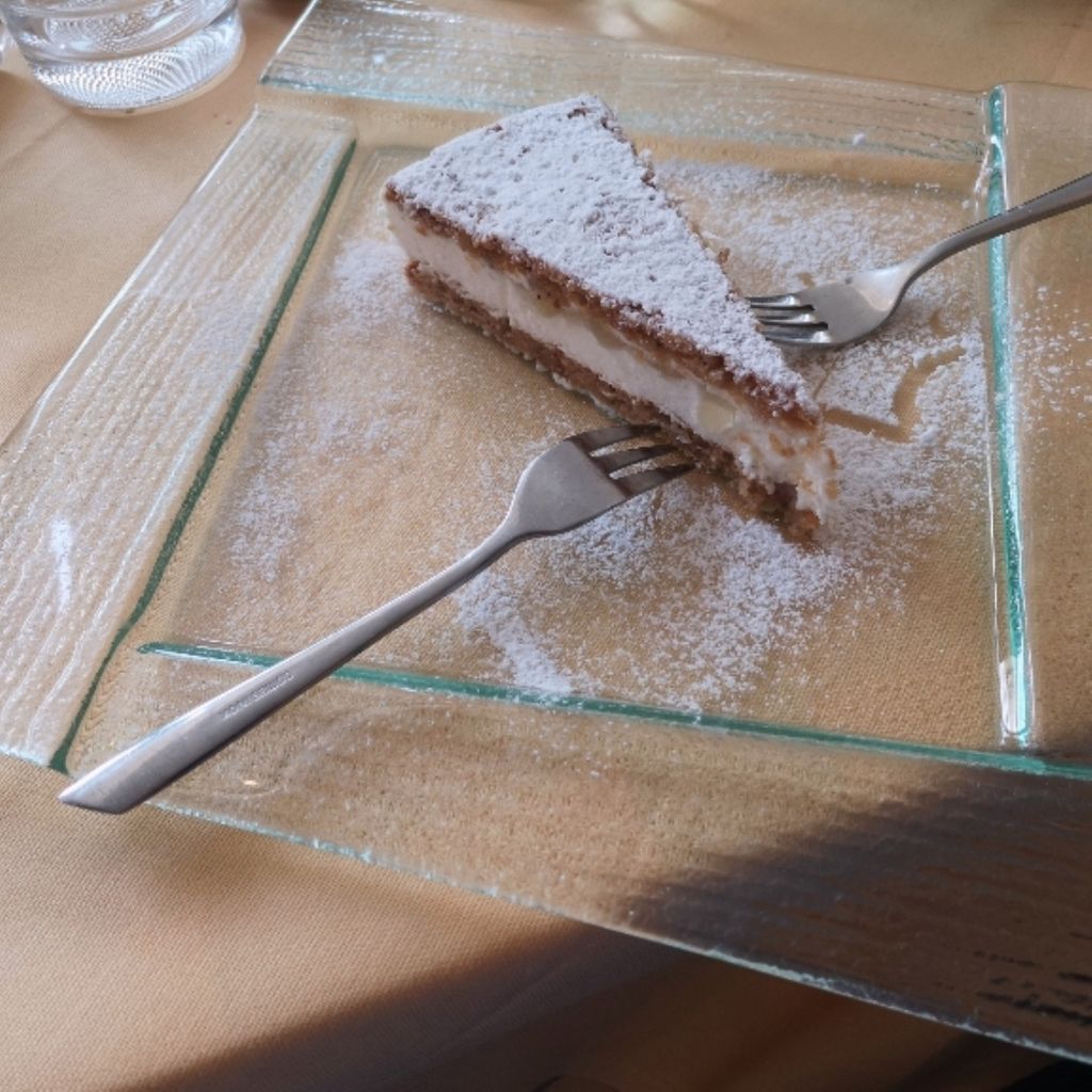 Restaurant Pizza place Pulcinella  Desedan