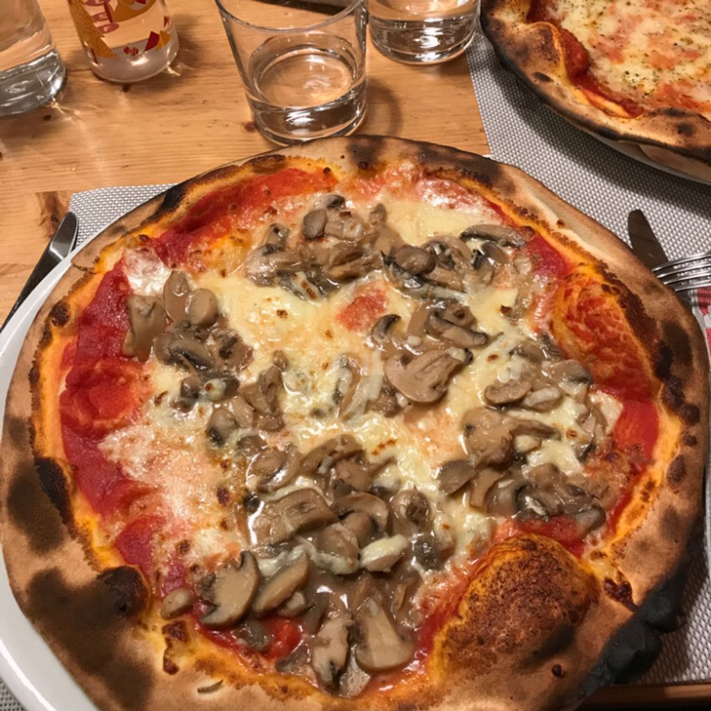 Pizza place Trattoria Gasthof Convento