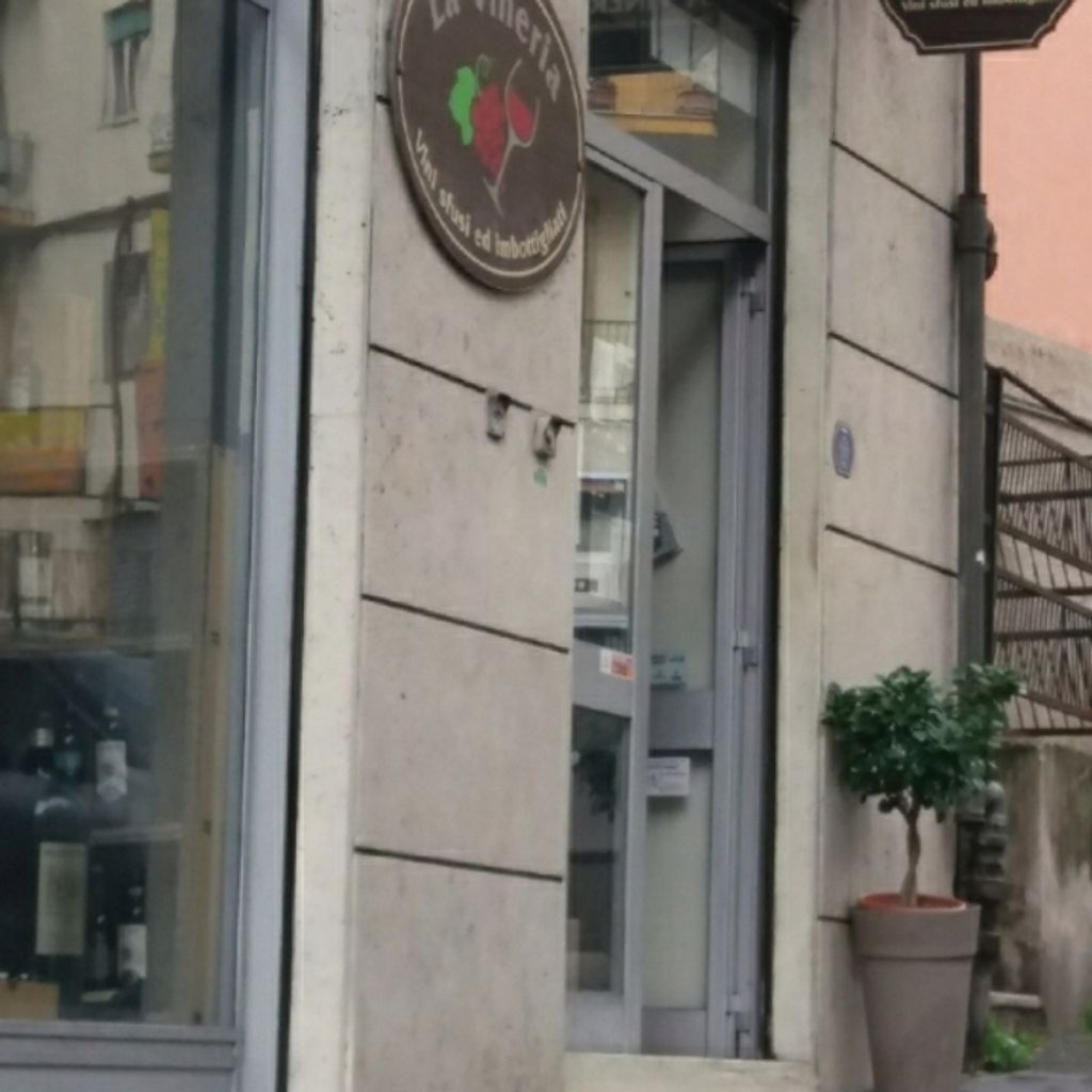 Enoteca La Vineria  Località Renella