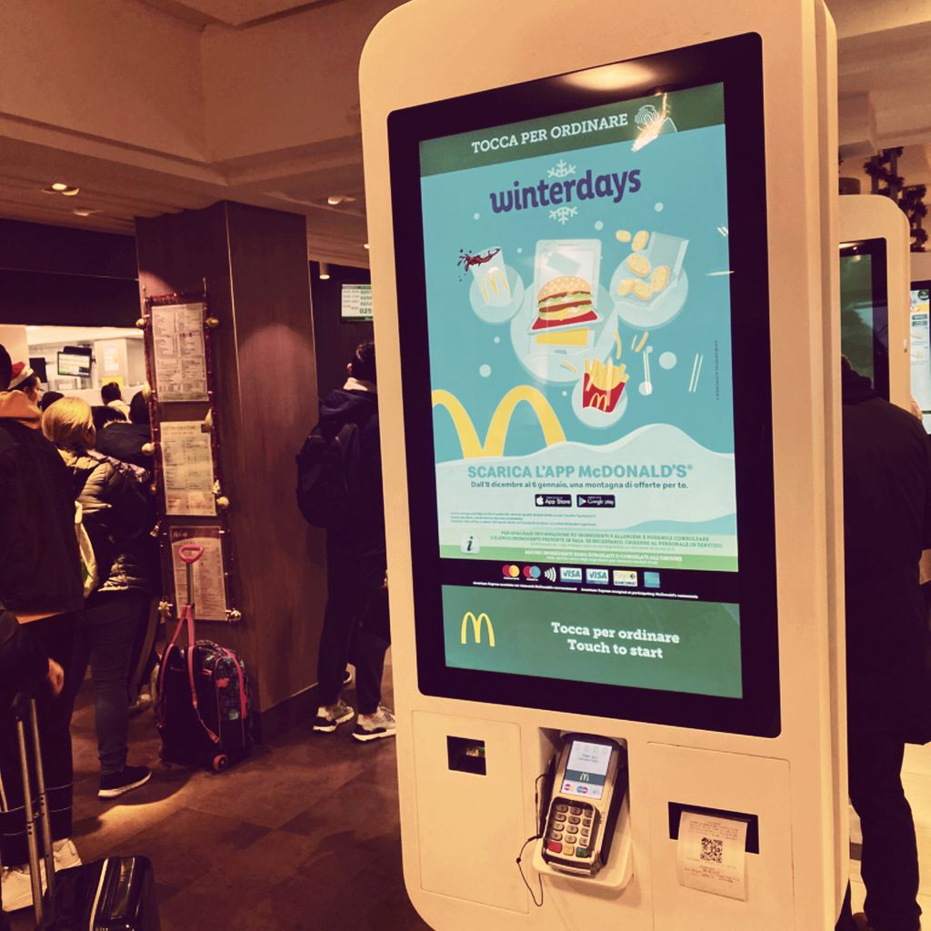 Fast Food Diner McDonald’s Centro Direzionale