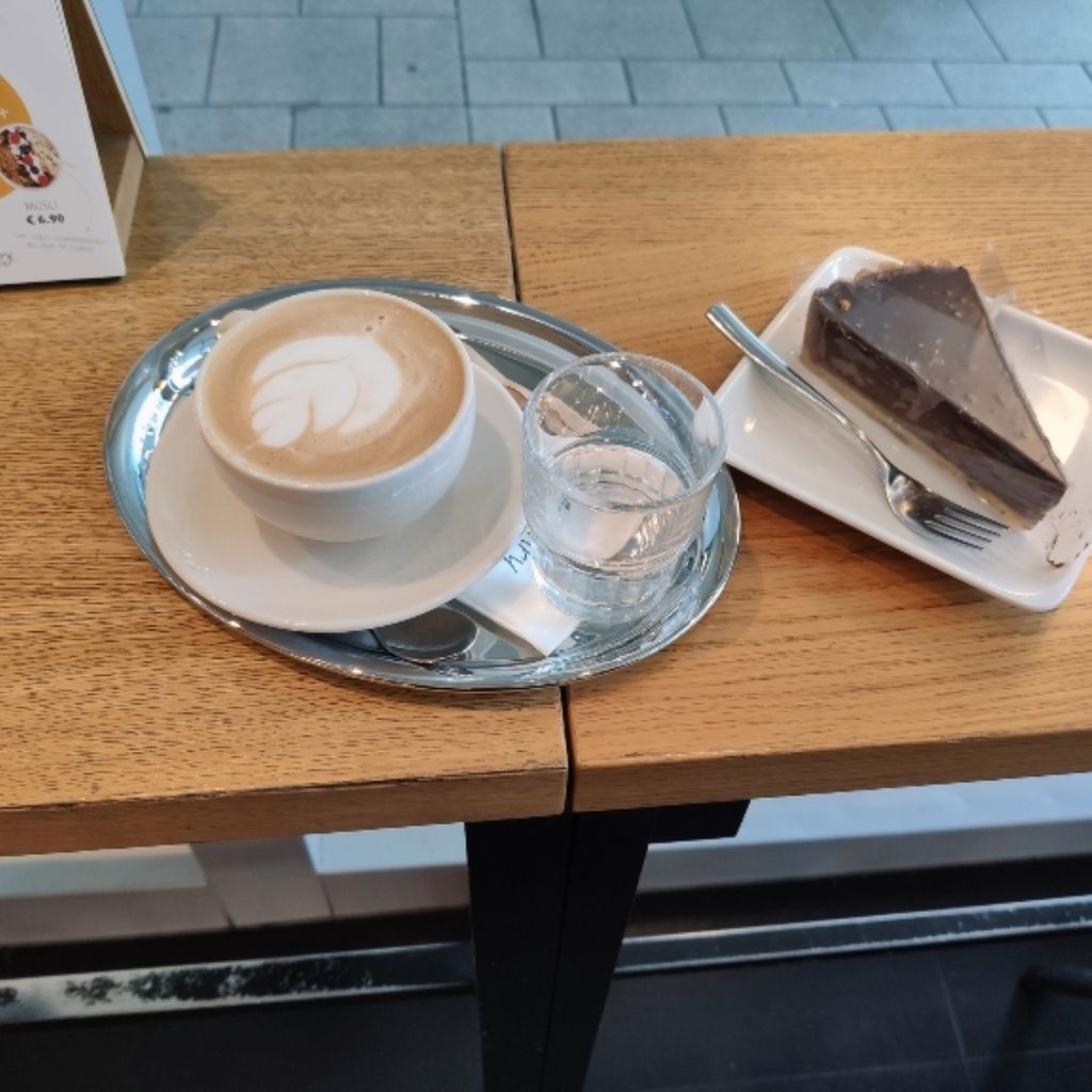 Coffee Bar Restaurant Henry cafe Vienna