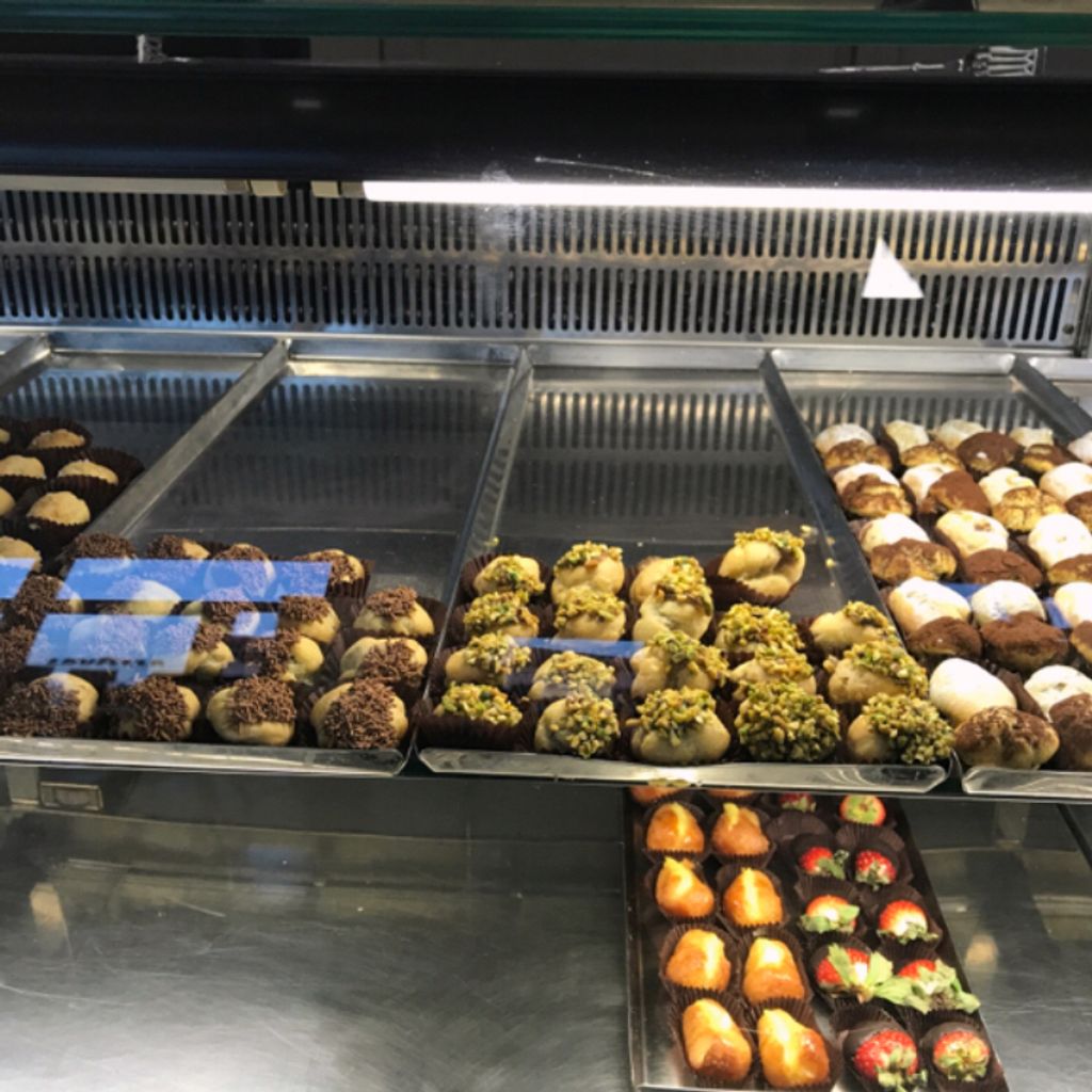 Dessert and Pastry Shop Coffee Bar Wine Bar Diner Pasticceria Daniele Vigliano Biellese