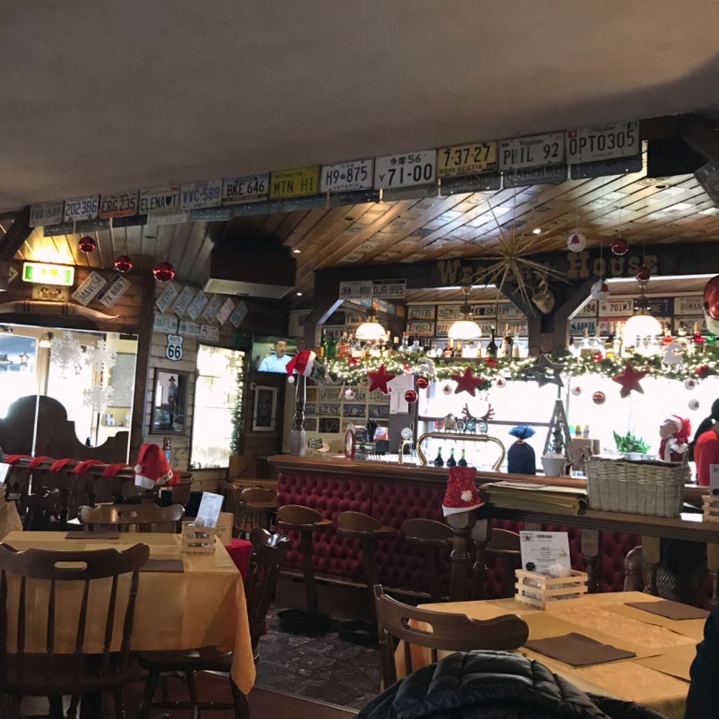 Pub Steakhouse Pizzeria Paninoteca Coffee Bar Western House Aviano-Castello