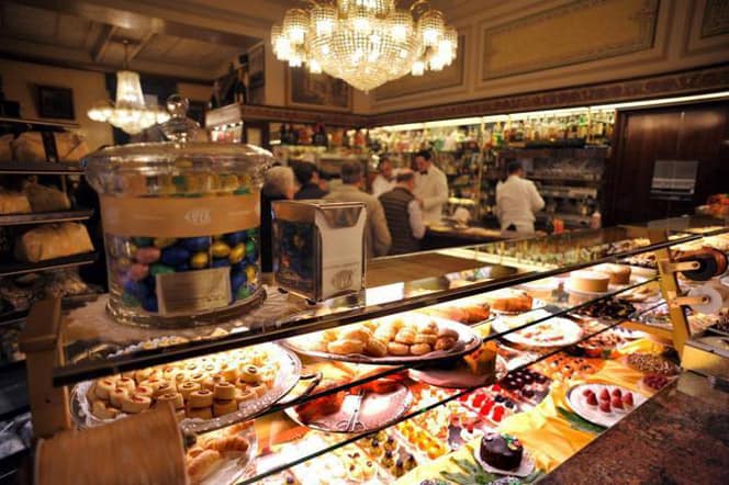 Caffè letterari - Pasticceria Cova Milano Caffè letterari - Pasticceria Cova Milano
